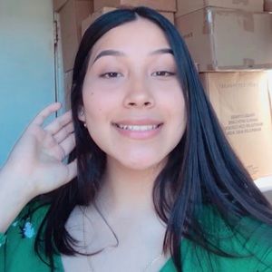 Meet your Posher, Romina